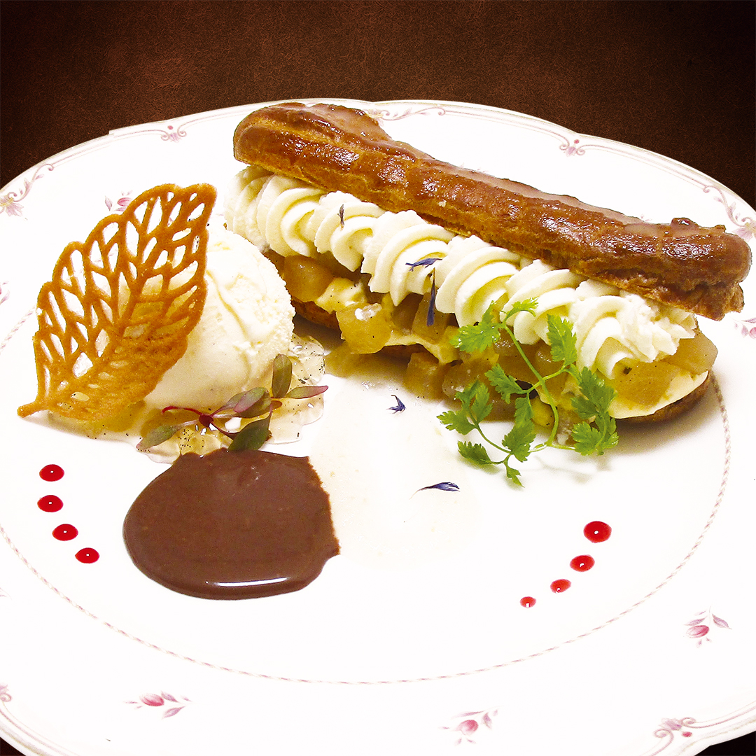 紅茶香る和梨のコンポートエクレア